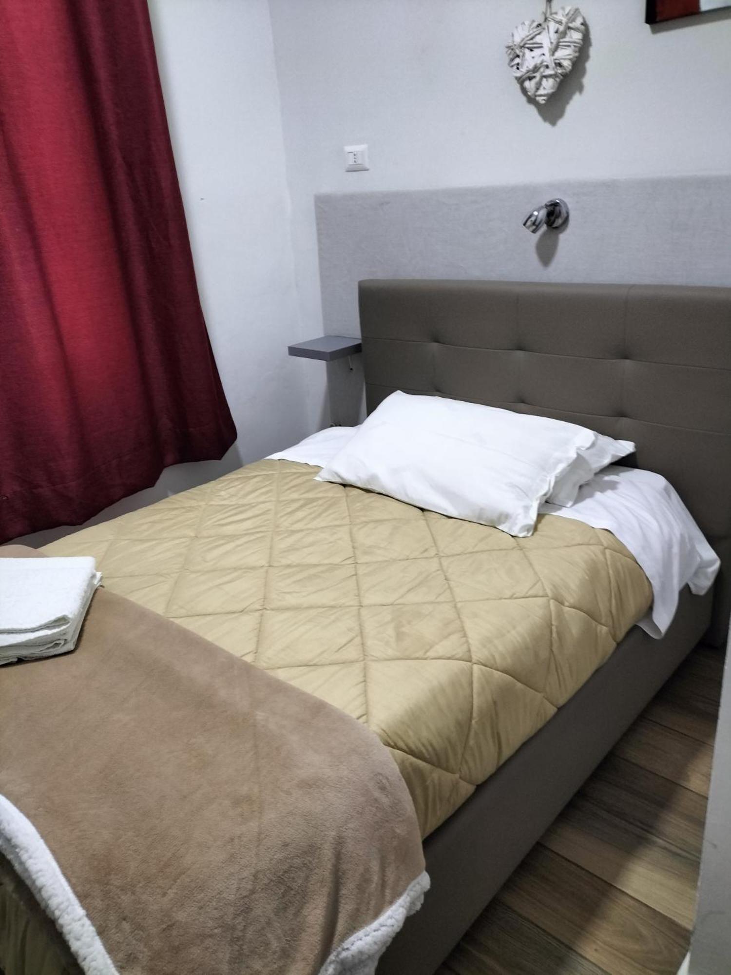 Casa Di Edo Panzió Brindisi Kültér fotó